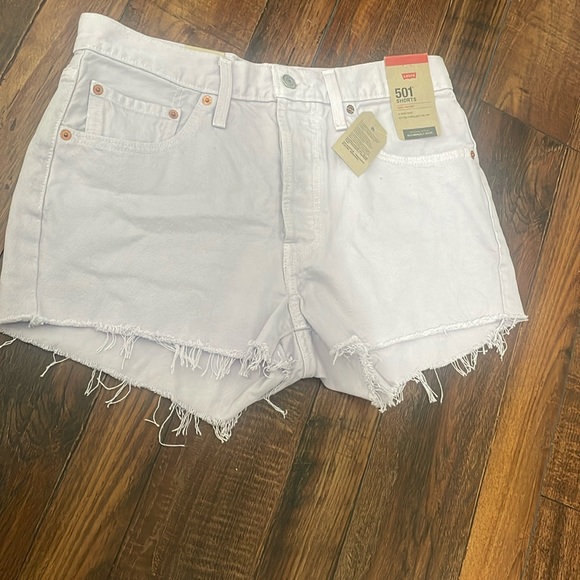 Women Levi Shorts - Picture 1 of 6